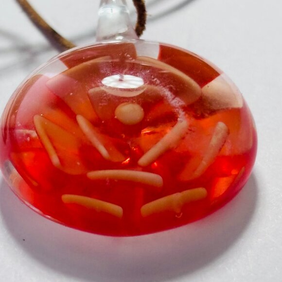 Vintage Lucite Encased Red Flower Pendant Necklace Leather Cord - Picture 2 of 7